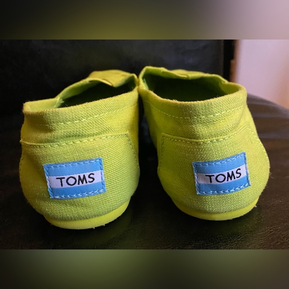 Neon Green Toms - 8.5 - Picture 3 of 5